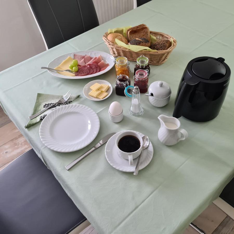 Gaestezimmer Treuen - Bed & Breakfast Luaran gambar
